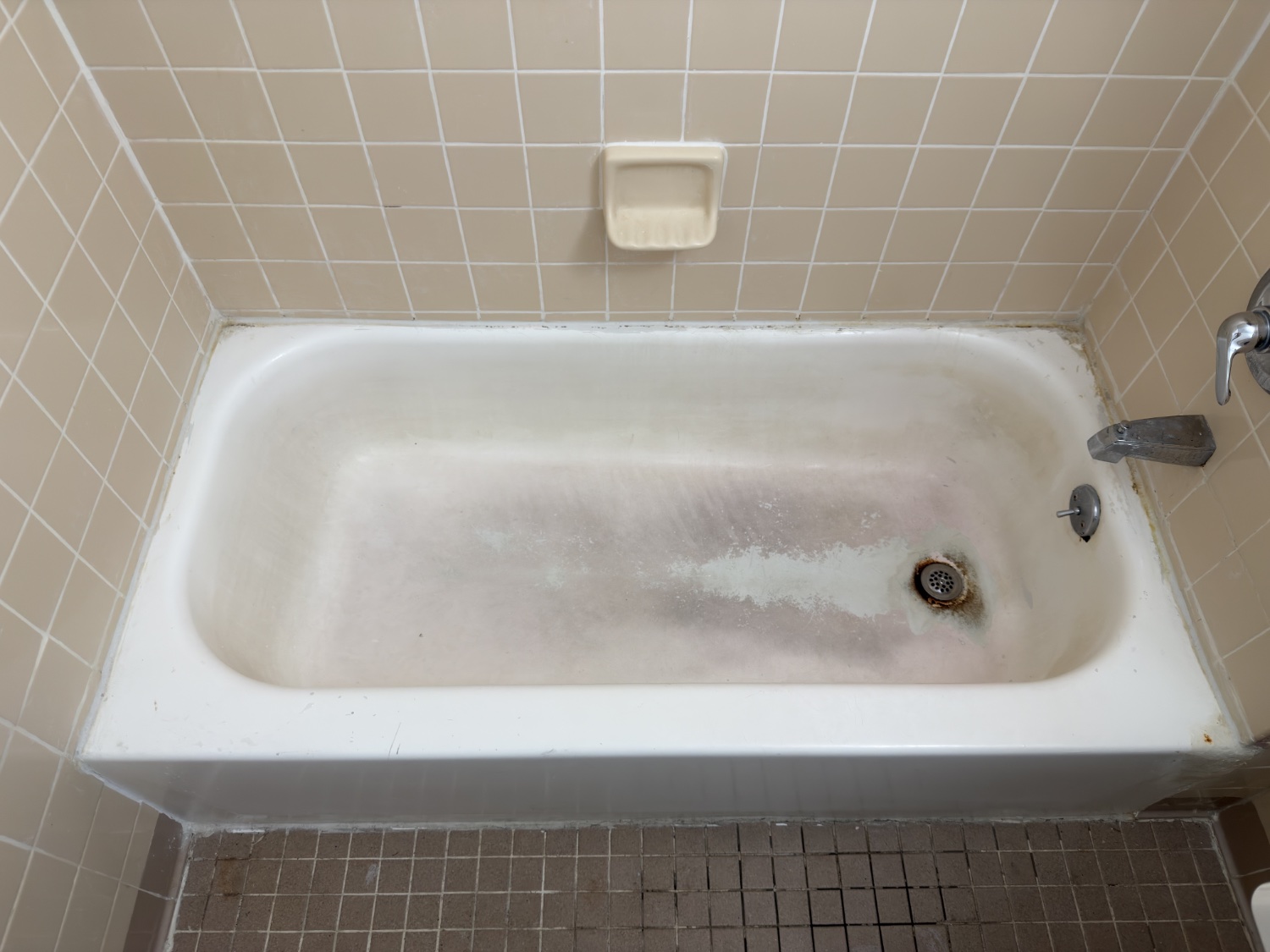 Bathtub before refinishing
