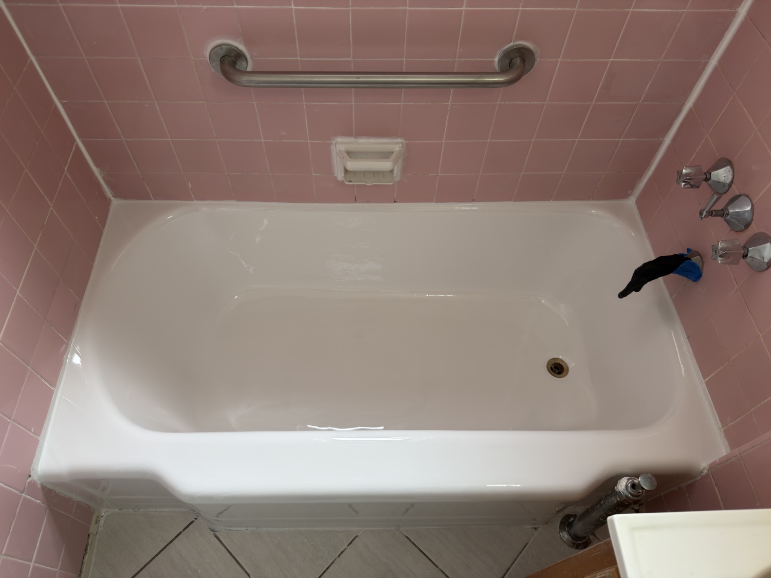 Bathtub after refinishing